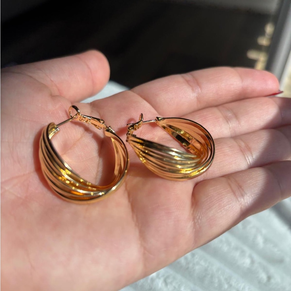 Elegant laminated Gold Hoop Earrings